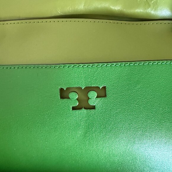 Tory Burch Block T Bucket Bag - Green Leather - Picture 7 of 9